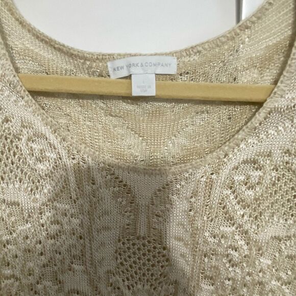Elegant Cream Knit Top - Picture 3 of 4